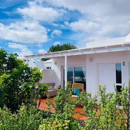 Casa Bella Vista Frente Al Mar Y Piscina Natural. Holiday home